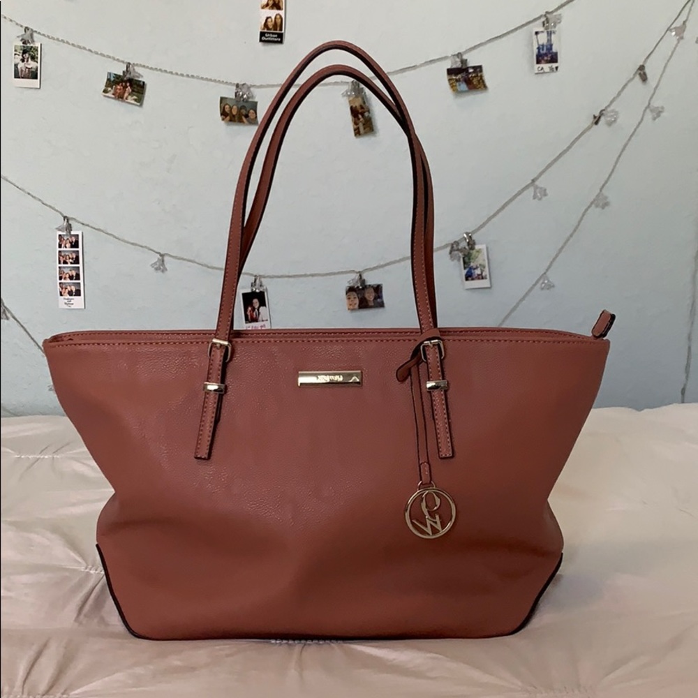 NINE WEST MUAVE PURSE